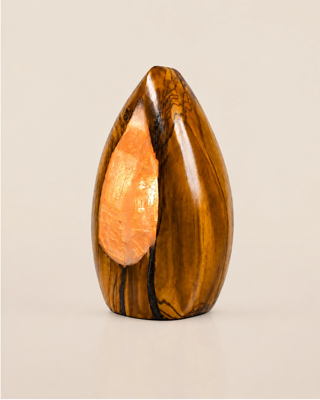 w7-01 Olive Drop rock salt lamp with olive wood and Siwa salt crystals – W7